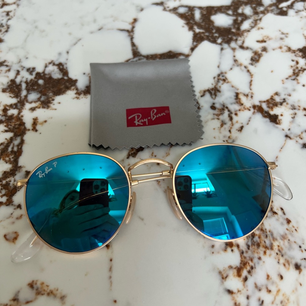 Ray-Ban Round Flash Sunglasses